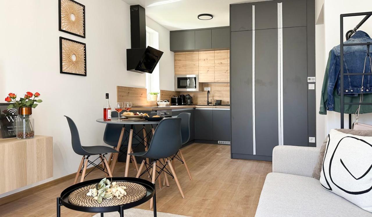 Linden Apartman 002 - Adults Only โมชนมายารูวาร์ ภายนอก รูปภาพ