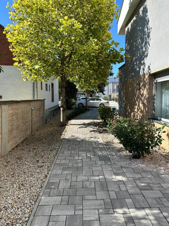 Linden Apartman 002 - Adults Only โมชนมายารูวาร์ ภายนอก รูปภาพ