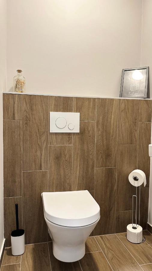 Linden Apartman 002 - Adults Only โมชนมายารูวาร์ ภายนอก รูปภาพ